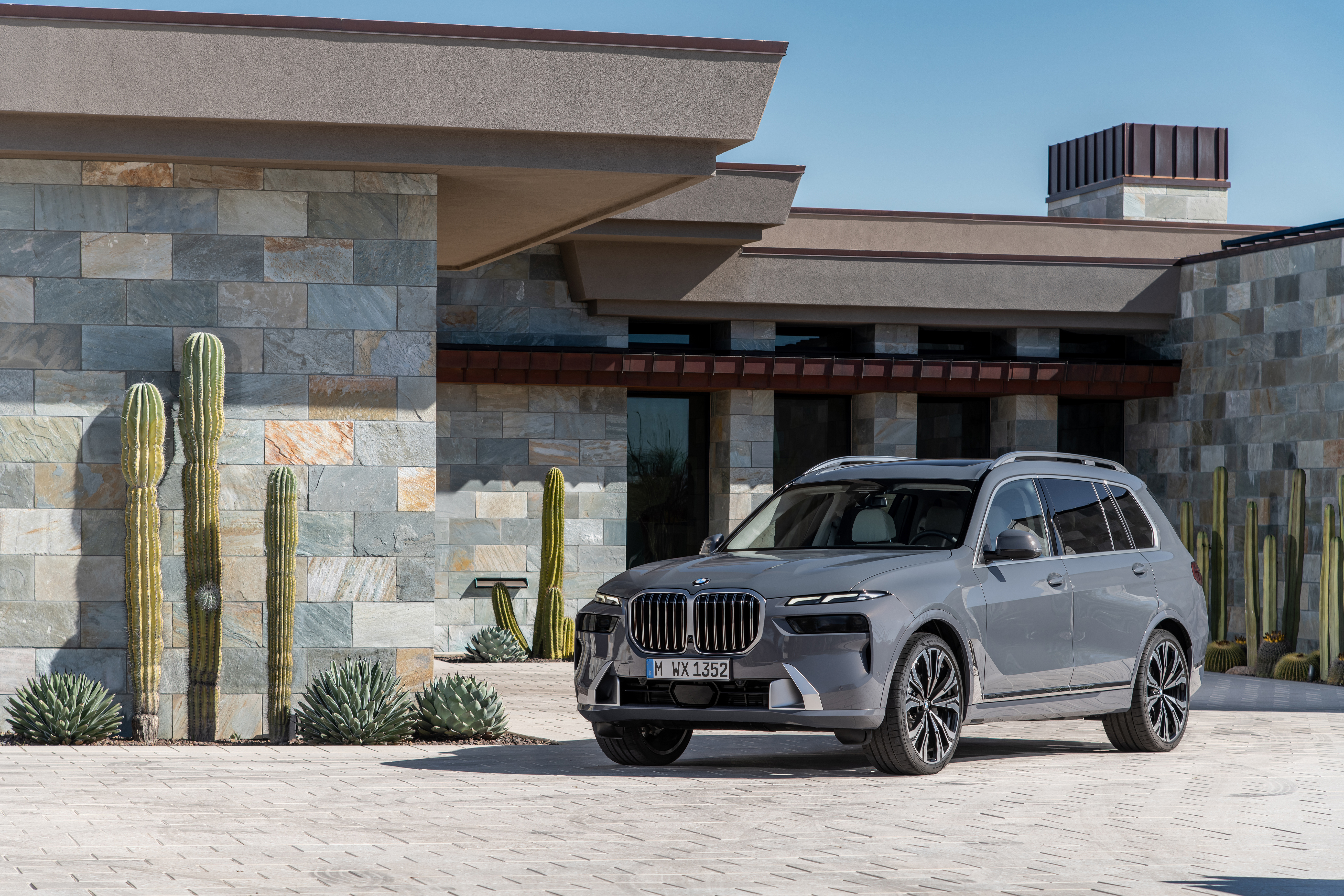 BMW X7 40d xDrive | novinka 2022 | facelift | nové auto ve výrobě | velké luxusní nejmodernější naftové SUV | maximální výbava | nákup online | objednávky v auto eshopu AUTOiBUY.com